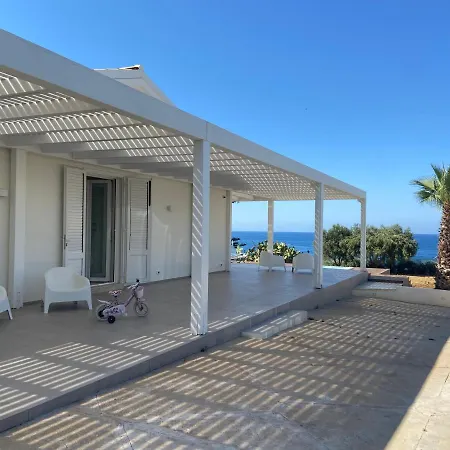 Villa Villa Baia Di Guidaloca *